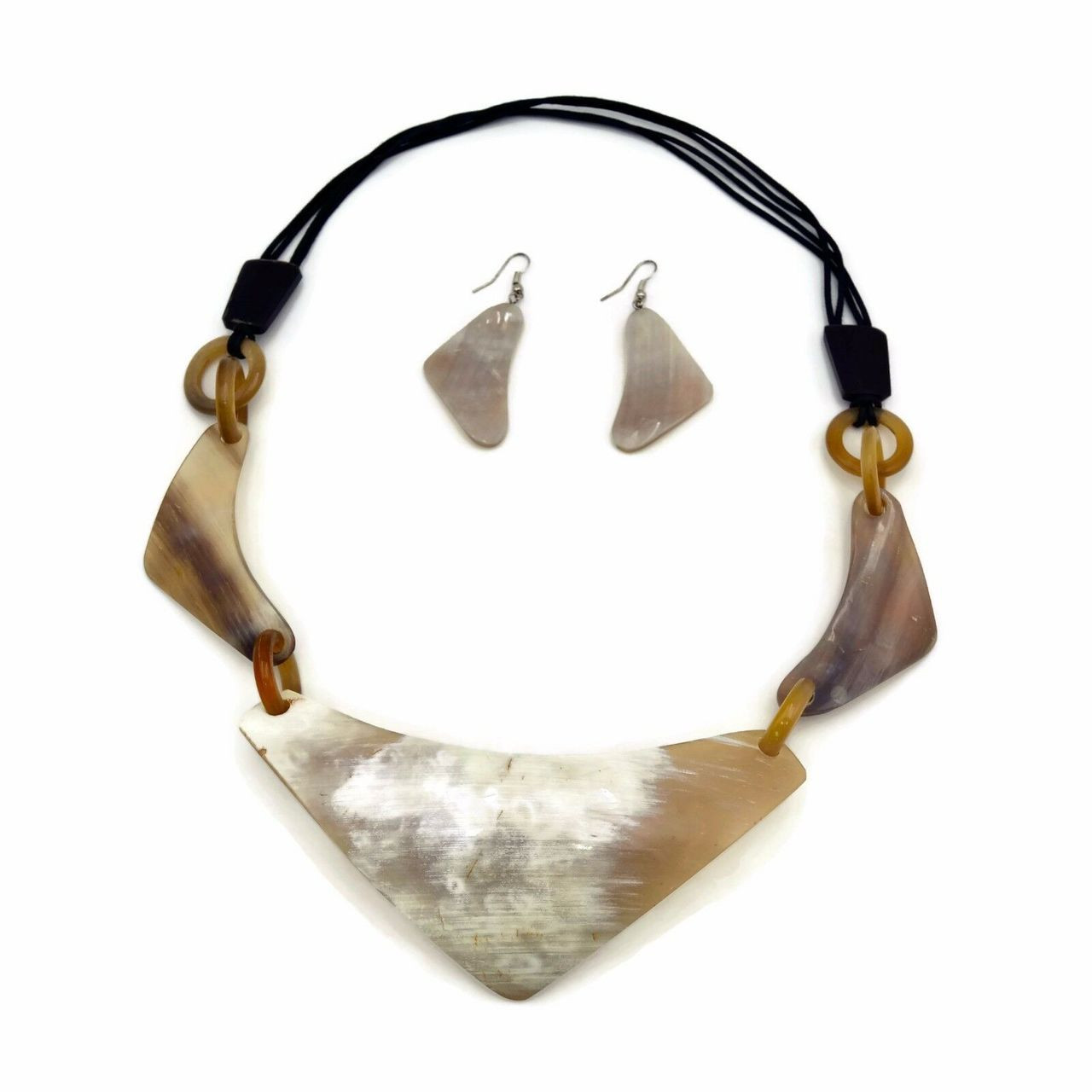 Soleil Handmade Buffalo Horn Neck Plate with Earrings Set