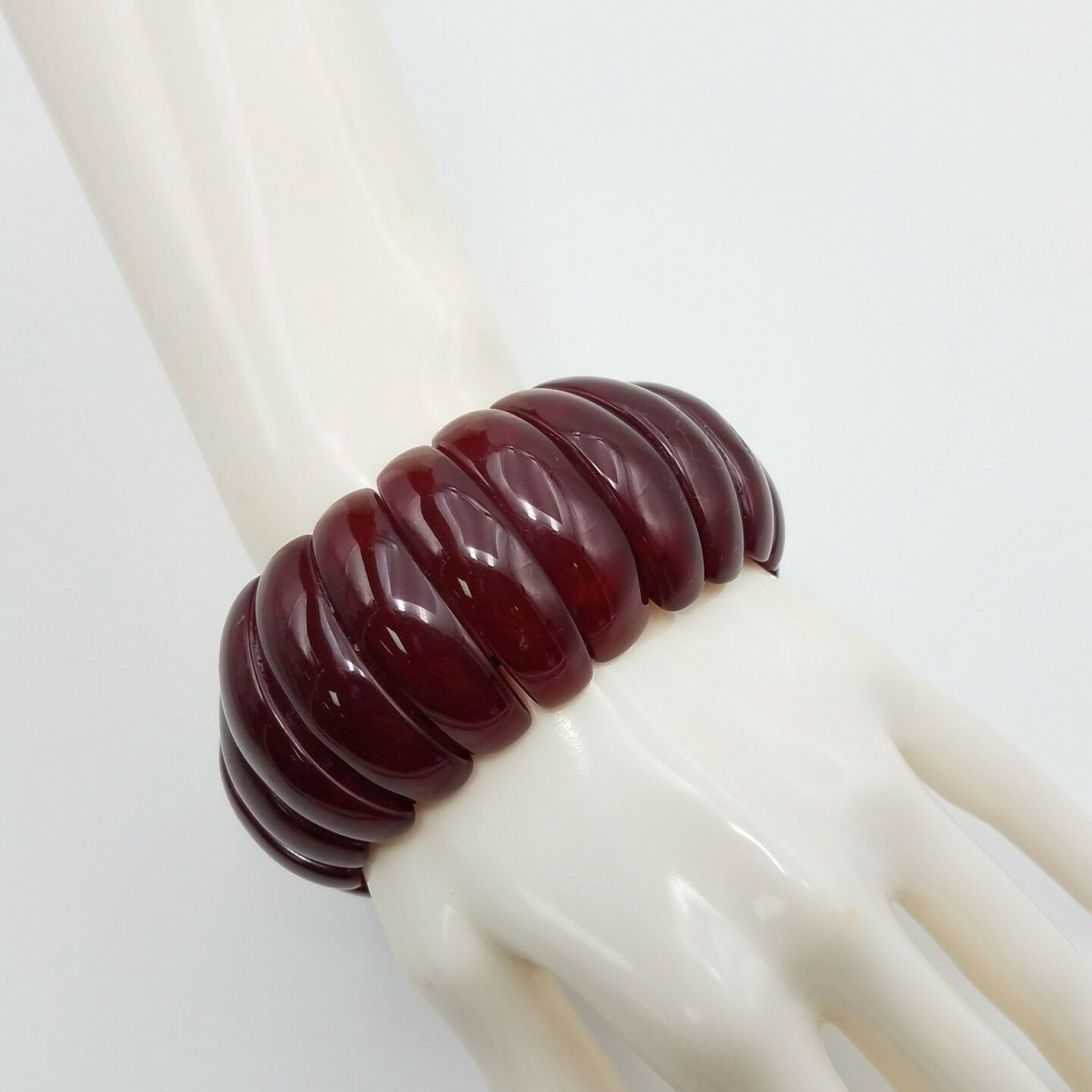 Maya Stretchable Chunky Resin Bracelet in Burgundy Color