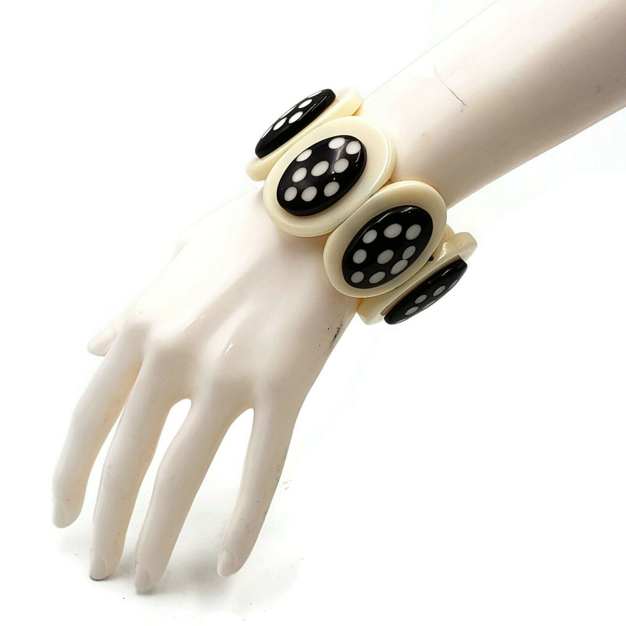 Tyrina Oval Elastic Resin Bracelet with Polka Dot Design