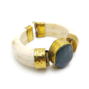 Chiara Hinged Bone Bracelet with Agate Cabochon