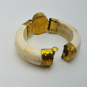 Chiara Hinged Bone Bracelet with Agate Cabochon