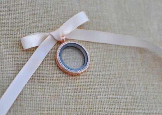 DIY round rhinestone charm