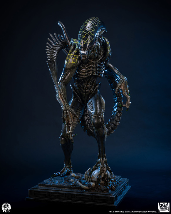 Grid Alien - 1:2 Scale Statue
