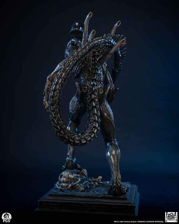Grid Alien - 1:2 Scale Statue