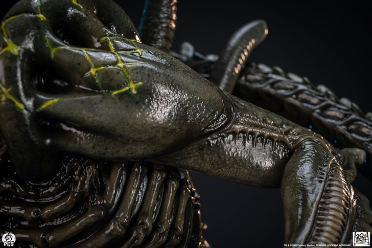 Grid Alien - 1:2 Scale Statue