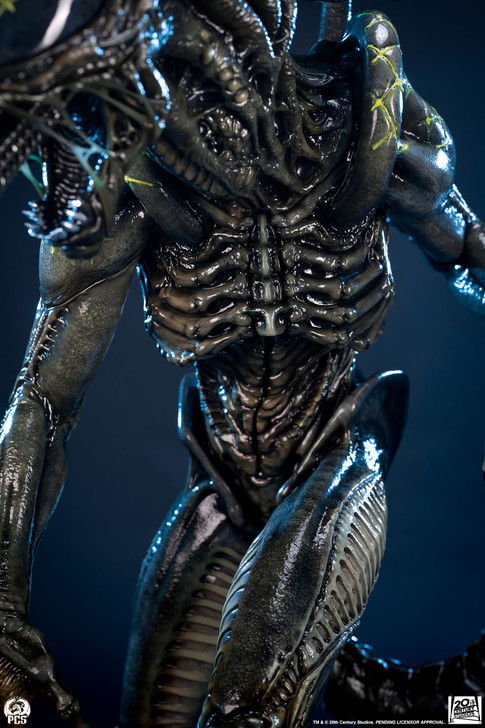 Grid Alien - 1:2 Scale Statue