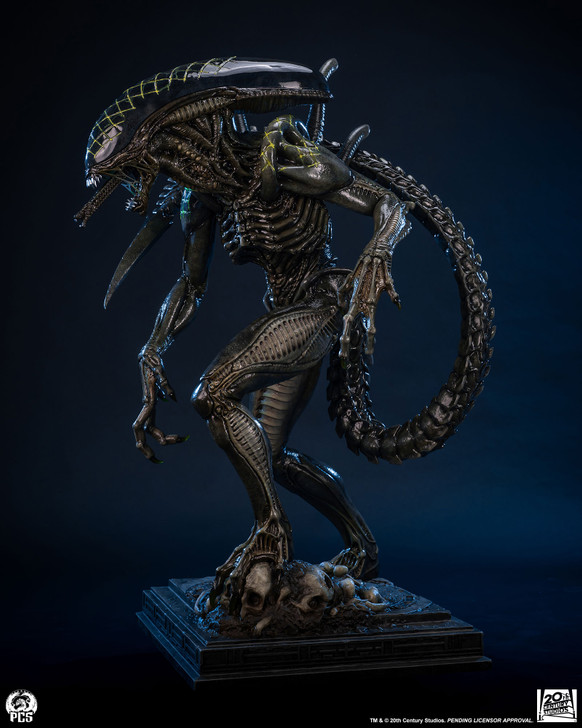 Grid Alien - 1:2 Scale Statue
