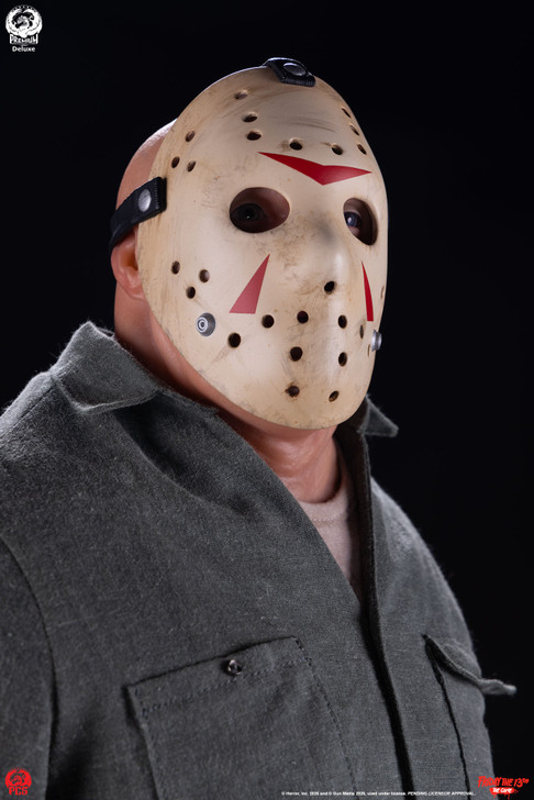 Jason "Part 3" - 1:3 Statue Deluxe