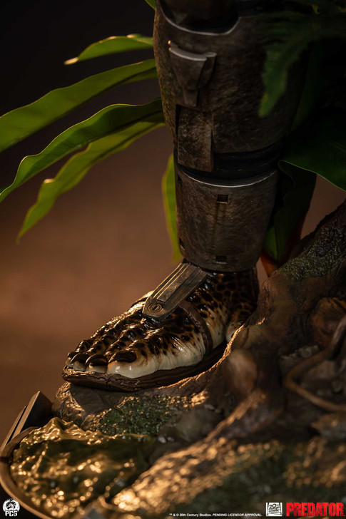 Predator - 1:2 Scale Premium Collectibles Studio (PCS) Predator Collectible Figure
