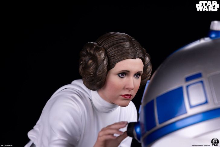 Princess Leia - 1:3 Scale Statue