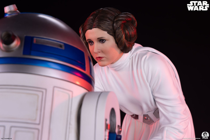 Princess Leia - 1:3 Scale Statue