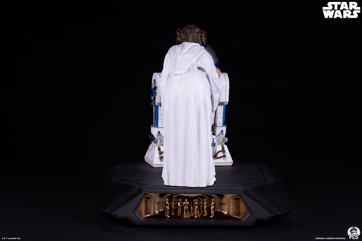 Princess Leia - 1:3 Scale Statue