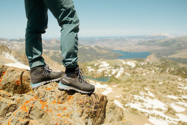 Buying Guide: Best Hiking Boots for Spring/Summer 2026