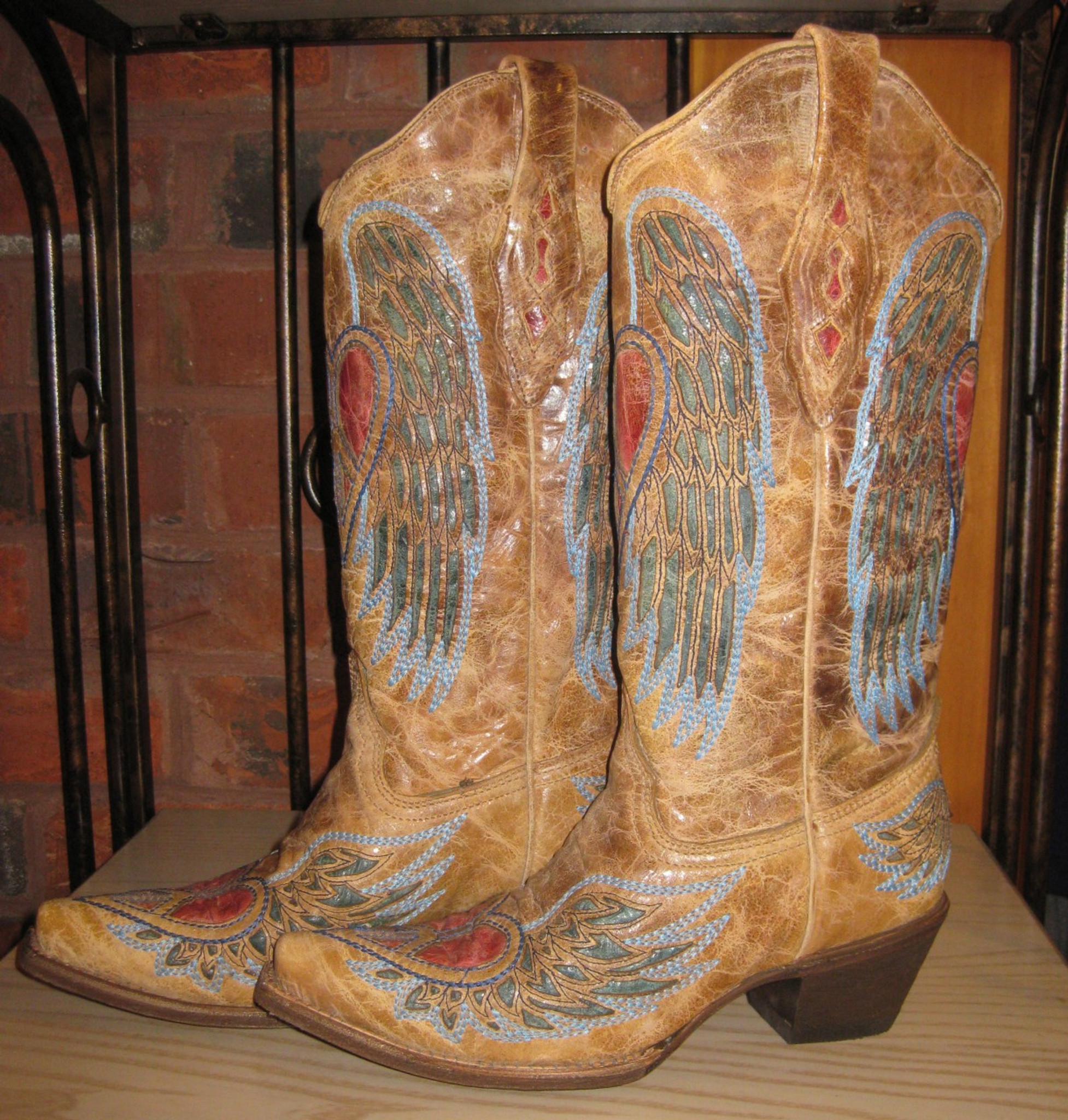 corral angel wing heart cowboy boots