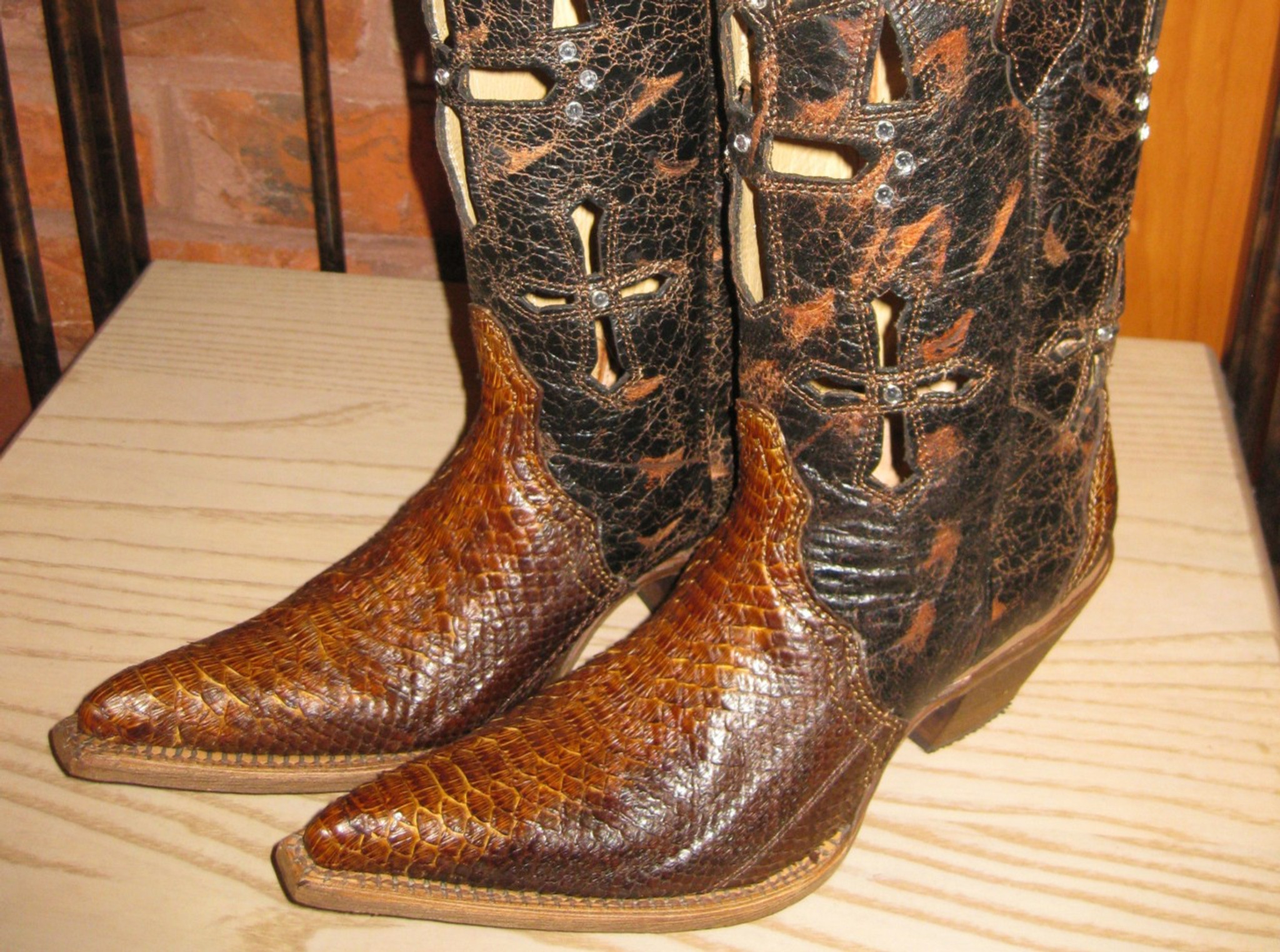 corral python cross boots