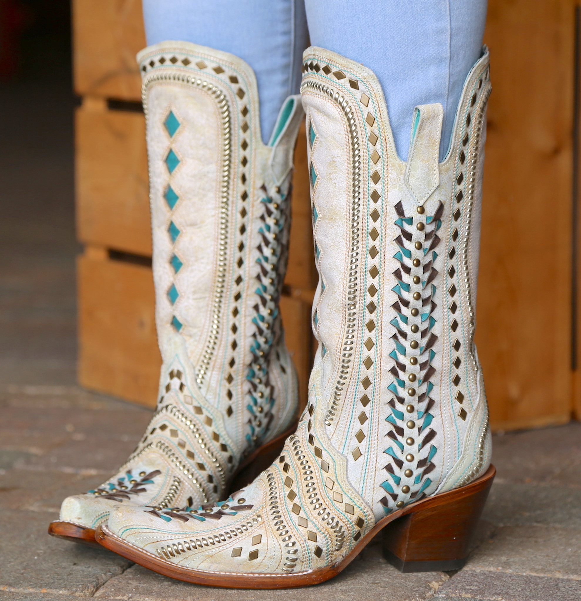 gold corral boots