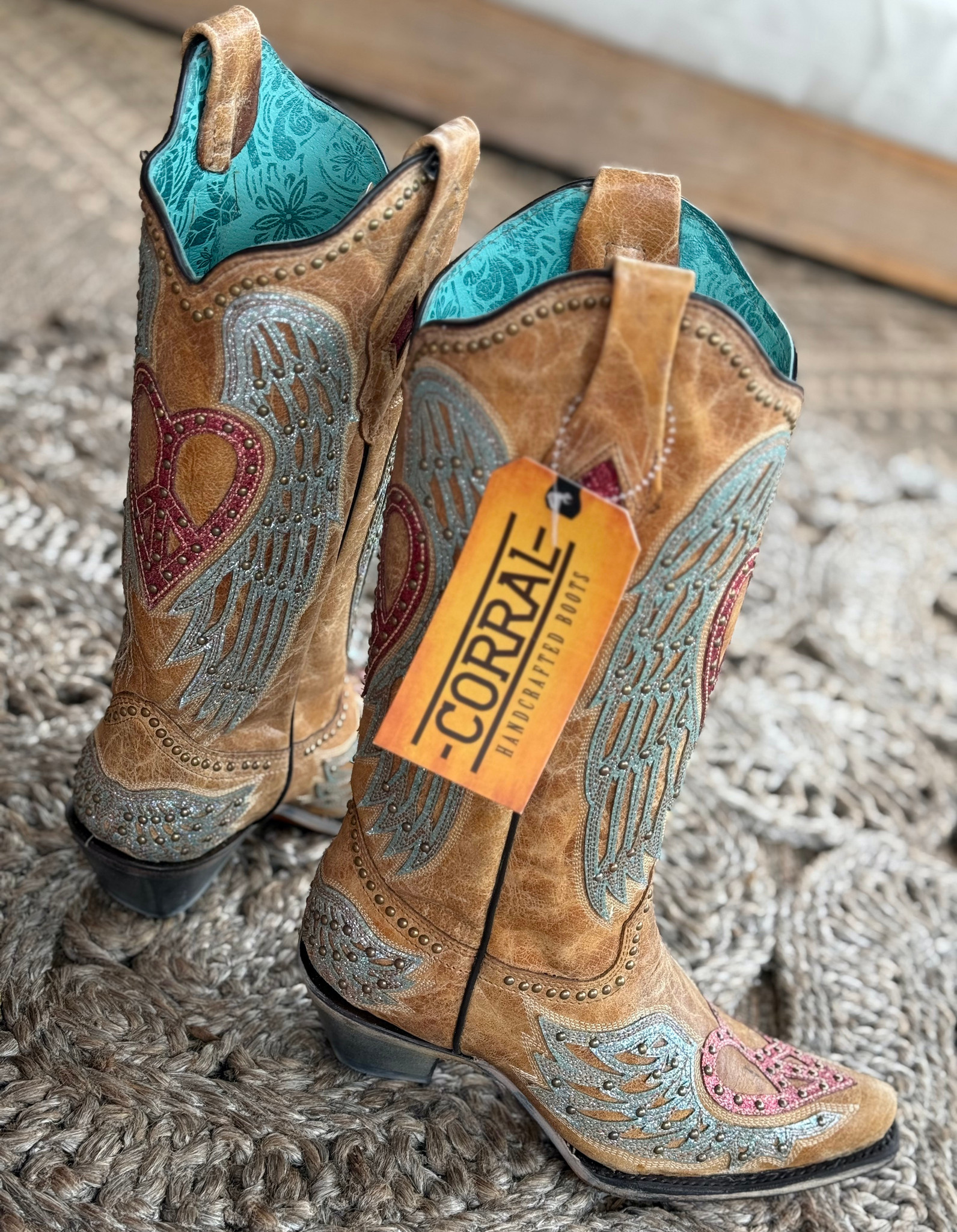 Corral LD Bone Heart & Wings & Embroidery & Studs Boots