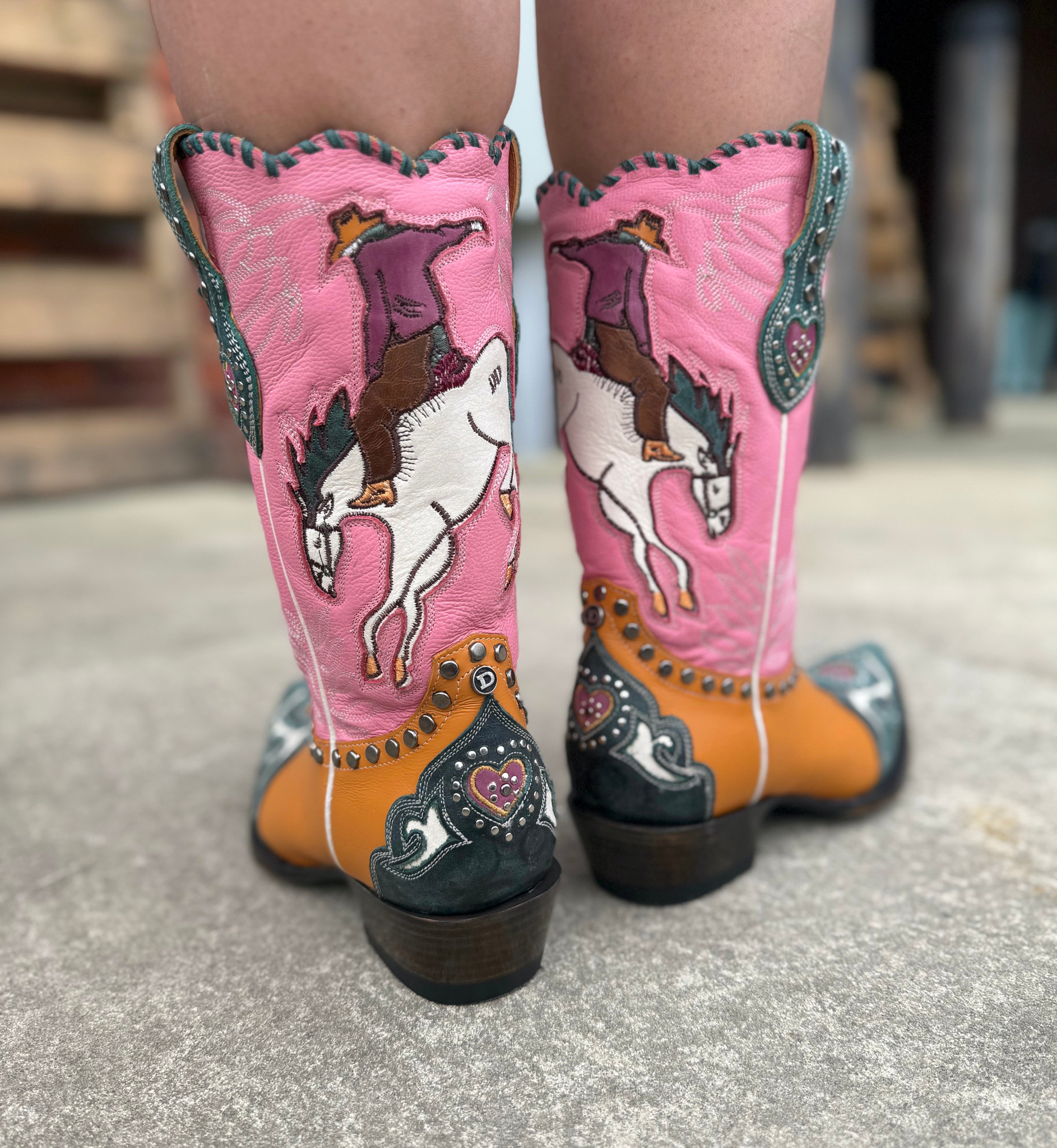 Double D by Old Gringo Bronc Buster Pink Butter DDL1030-1