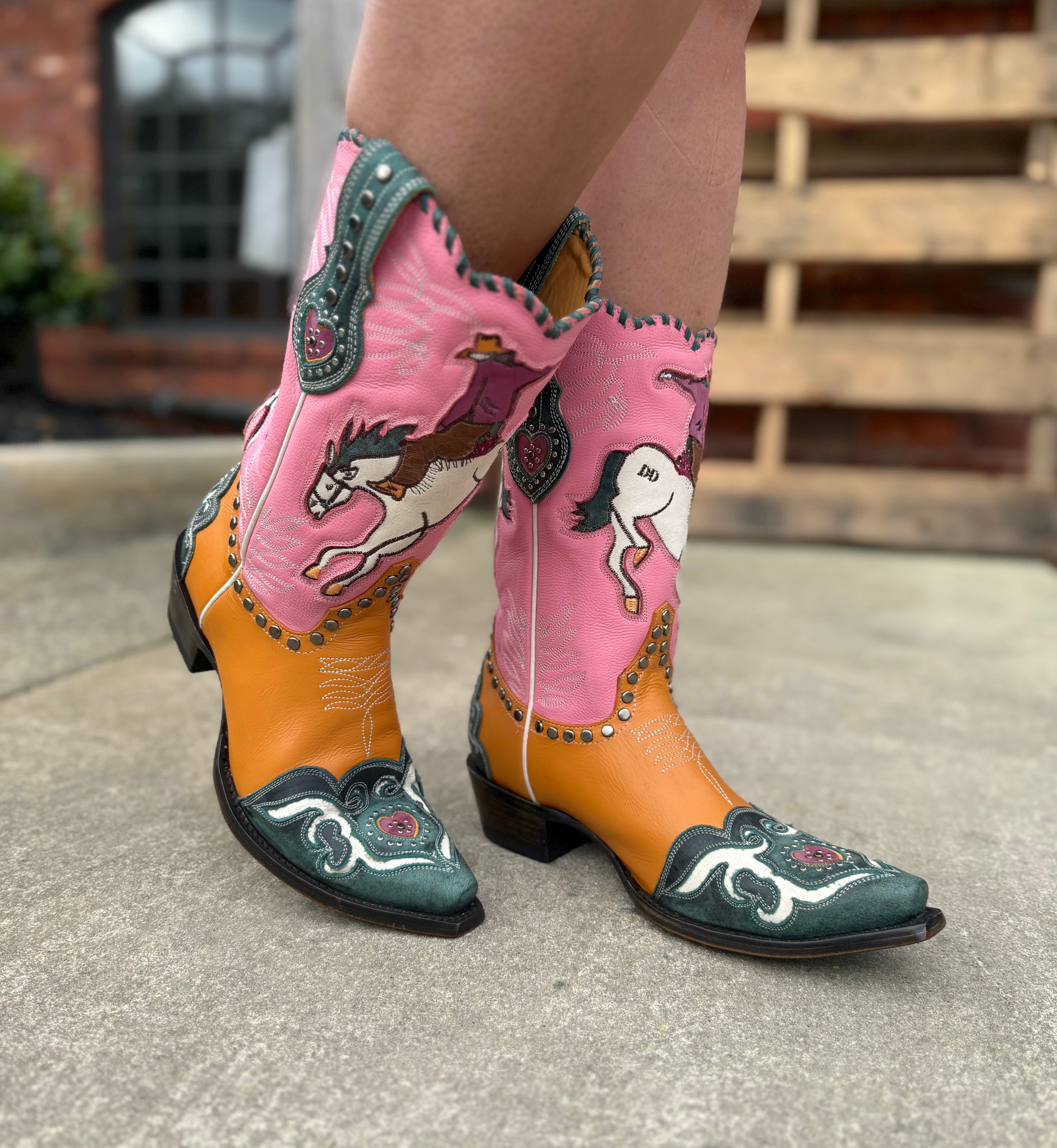 Double D by Old Gringo Bronc Buster Pink Butter DDL1030-1