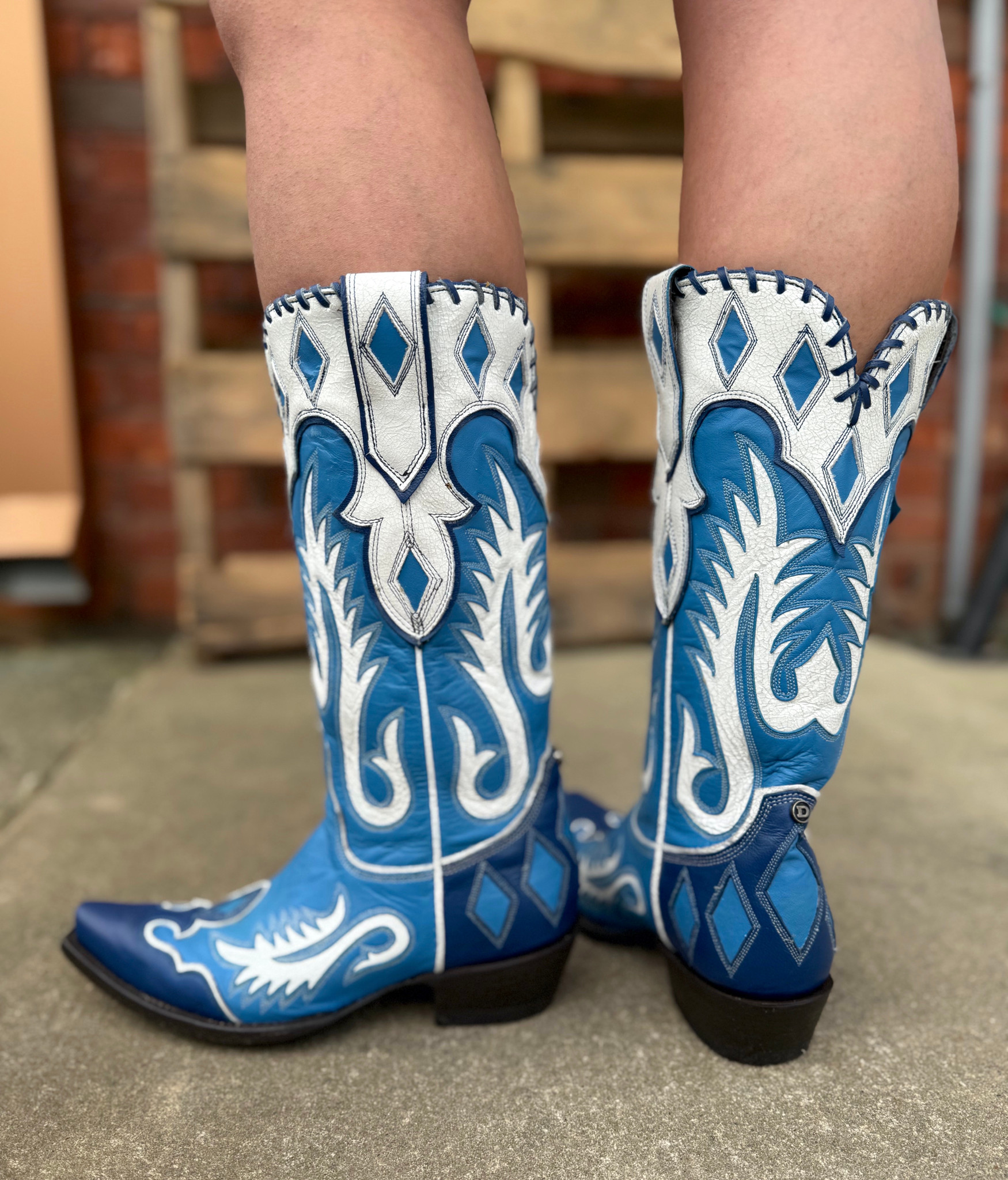 Double D by Old Gringo Cowgirl Rising Blue White DDL1063-1