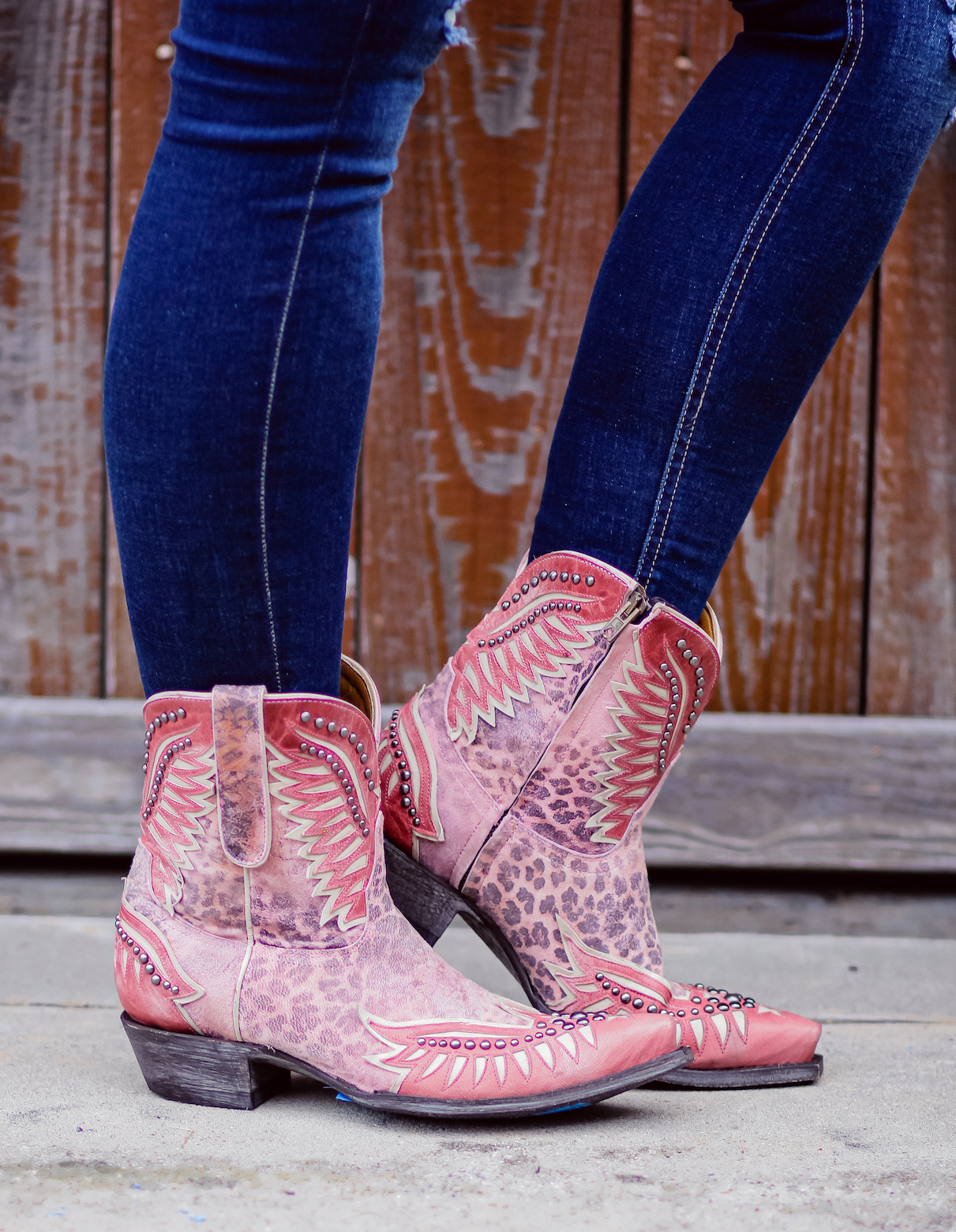 アグ　ピンク　リボンブーツ UGG Australia 在庫限り アウトレット価格 アグ ムートンブーツ