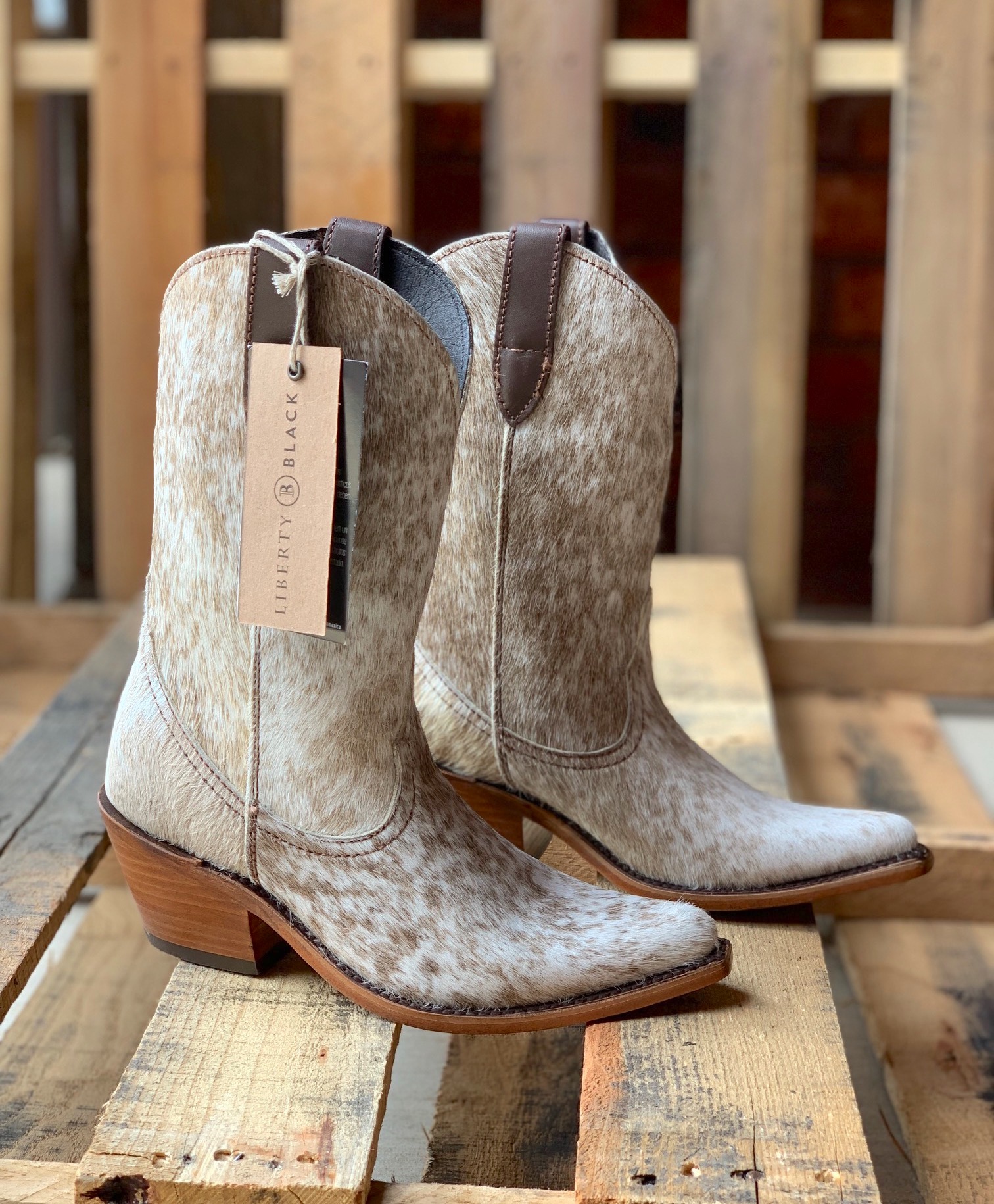 Liberty Black Hair On Mid Blanco Cafe LB7129131