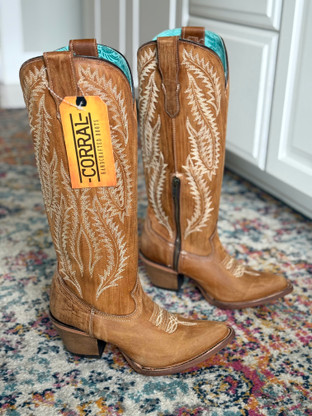 Corral Golden Embroidery A4216