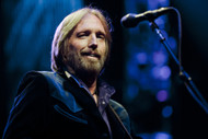 Tom Petty, Leader of The Heartbreakers, Dies at 66