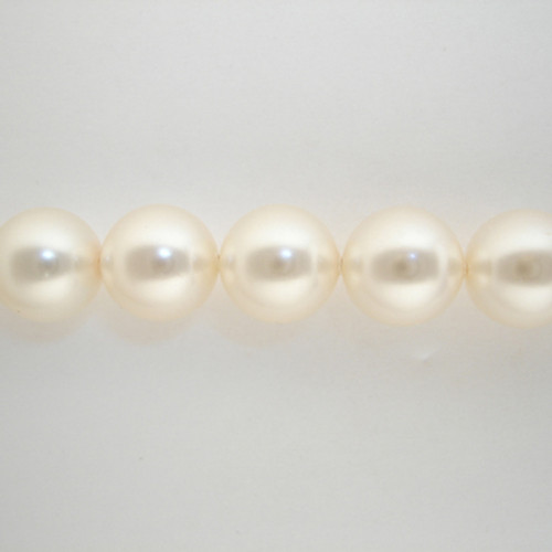 Swarovski Crystal Pearls are the perfect replica of genuine pearls. A crystal core is covered with a pearlescent coating providing a flawless, silky smooth surface, bestows a refined sophistication to all designs.