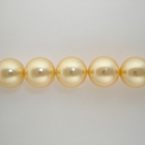 Swarovski Crystal Pearls are the perfect replica of genuine pearls. A crystal core is covered with a pearlescent coating providing a flawless, silky smooth surface, bestows a refined sophistication to all designs.