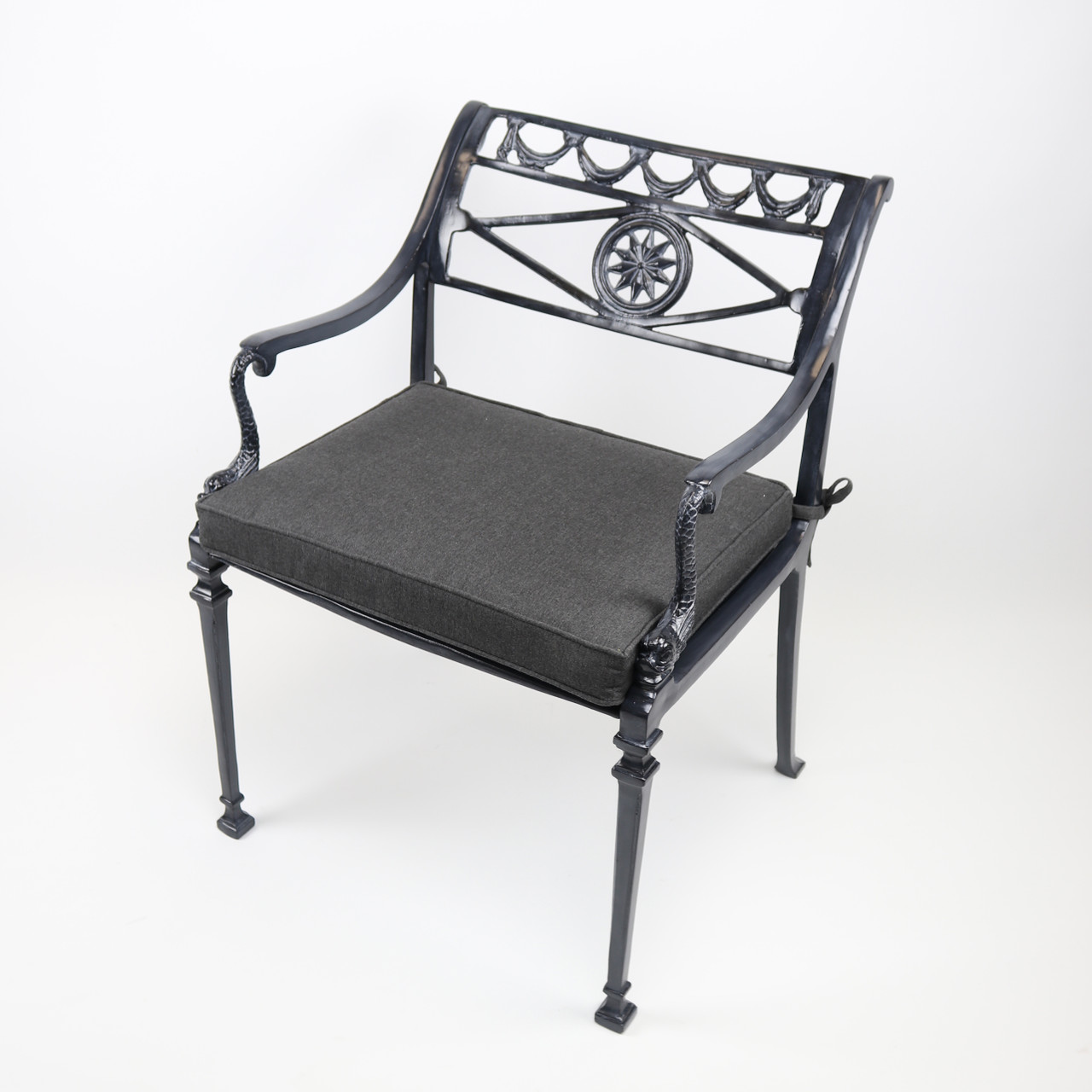 ハンドチェア 移動できる居心地 ニーチェアエックス | D&DEPARTMENT