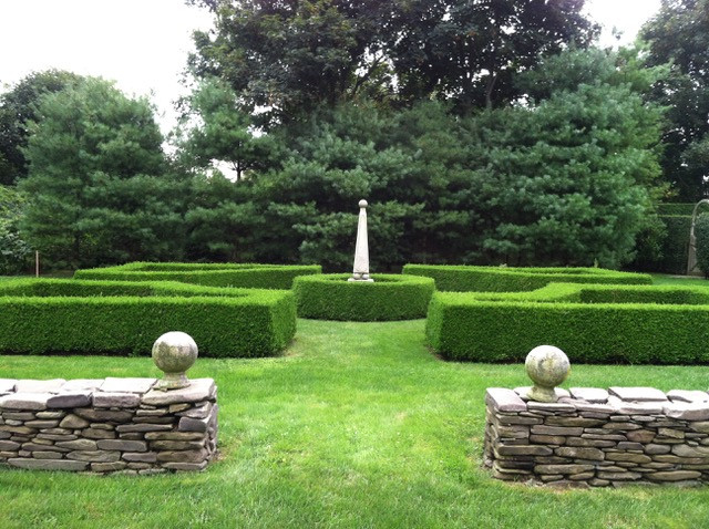 Obelisk - Kenneth Lynch and Sons