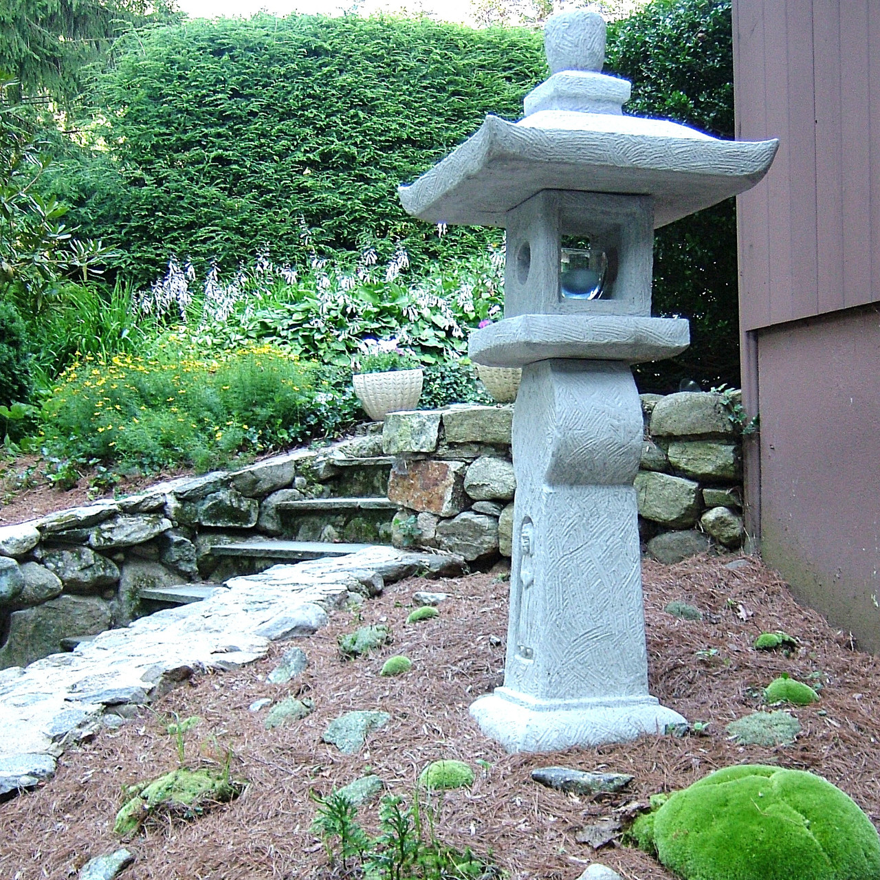 Tall Japanese Lantern - Kenneth Lynch and Sons