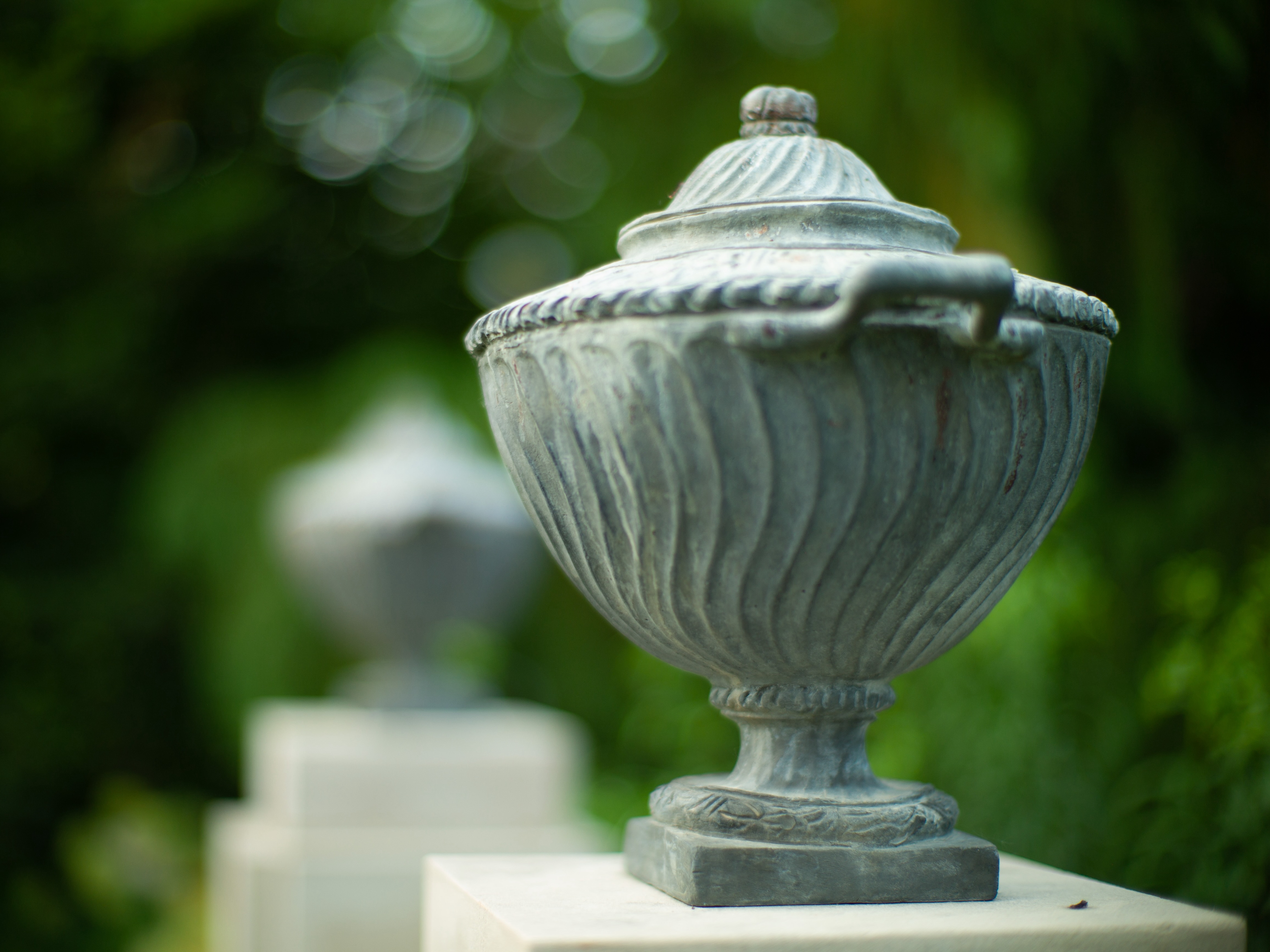 2423-vatican-urn-with-lid.jpg