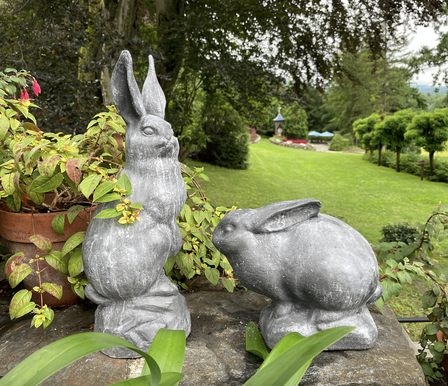 rabbit-statuary.png