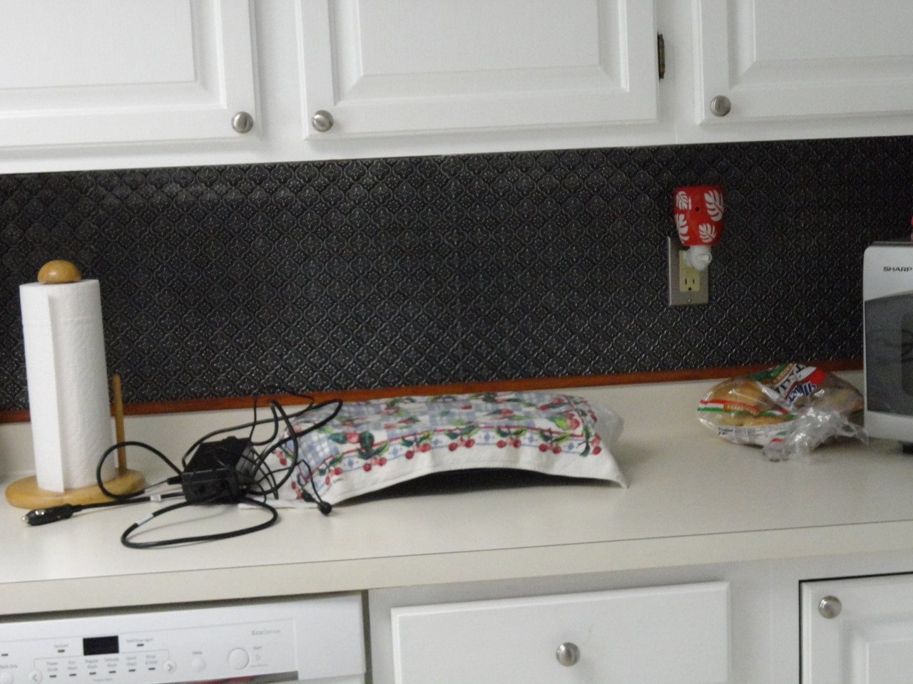 1 1/4 in Pattern Faux Tin Backsplash Roll WC 20