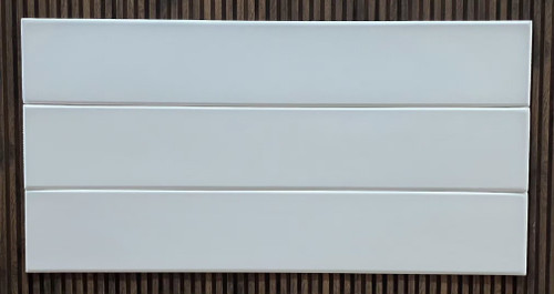 LOT # 3117 - Foam Wood Ceiling Planks 39 in x 6 in Plain White - 156.6 Sq. Ft.