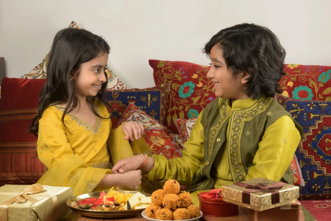 Bhai Dooj Gifts USA: Hampers, Personalized Gifts & Sweets to Send Online
