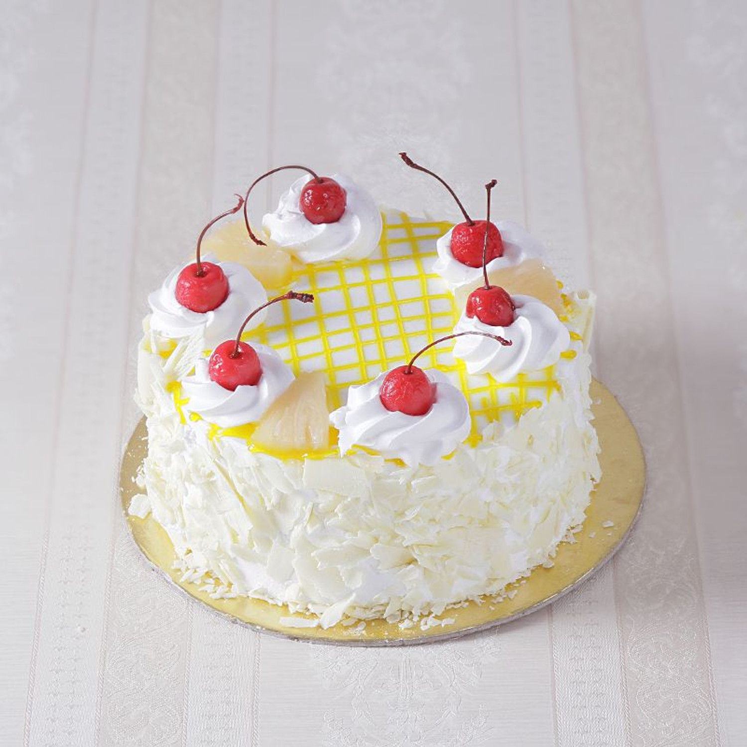 Flavors N Colors: Eggless Fresh Cream Pineapple Pastry Cake