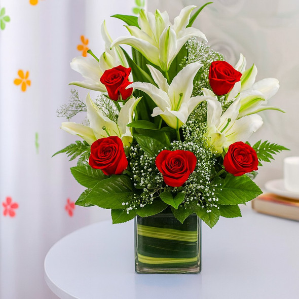 Simplicity Flowers Arrangement