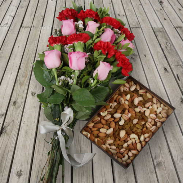 Assorted Dry Fruits with Roses and Carnation Bouquet