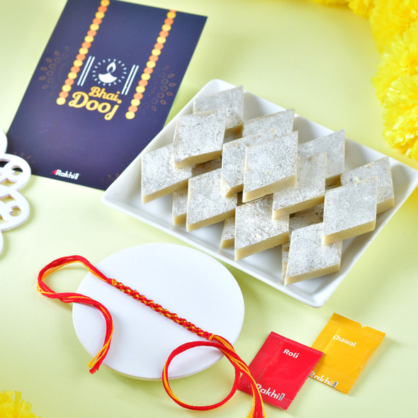 Bhaidooj Thread with Kaju Katli