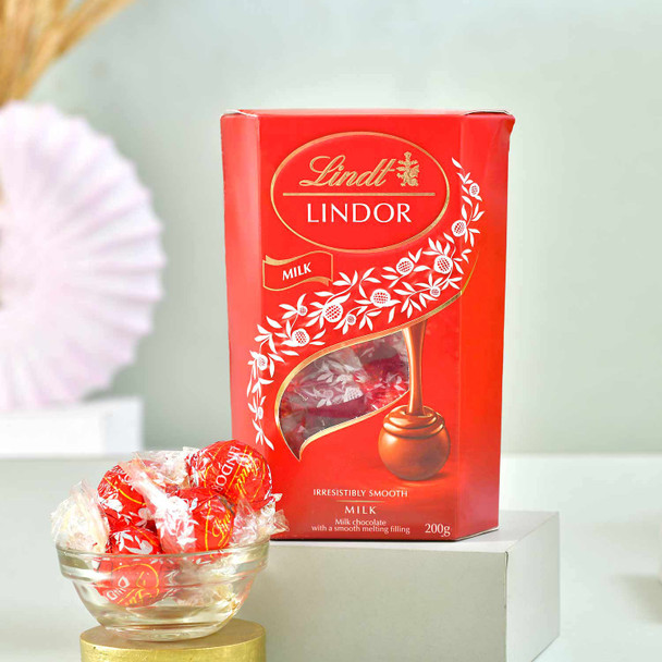Lindt Luxe Nuts and Sweets Collection