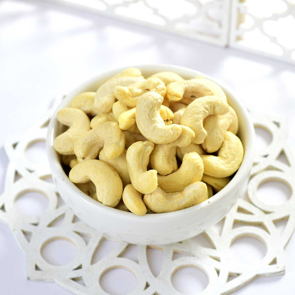 Heritage Royal Green Rakhi With Cashews