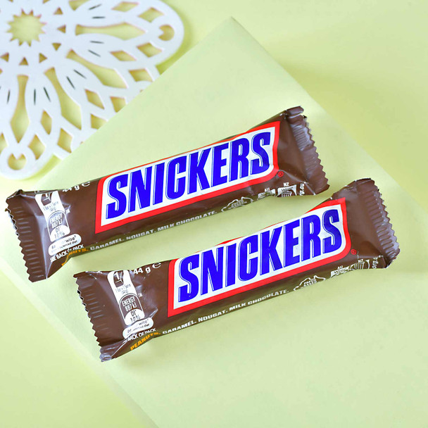 2 Snicker Chocolates 2 Snicker Chocolates
