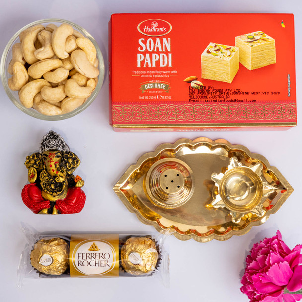 Ganesha Idol with Pooja Thali & Gourmet Hamper