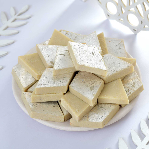 Ik Onkar Rakhi With Kaju Katli & Dryfruits