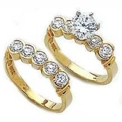 Scalloped Bezel Round 1 Carat Bridal Set with lab grown diamond quality cubic zirconia in 14k yellow gold.