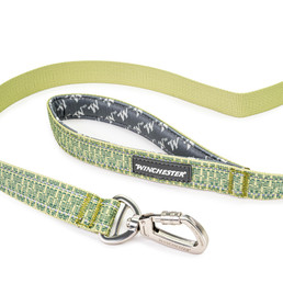 Deluxe Carabiner Leash 6-Foot - Smoke Pine handle and carabiner cropped