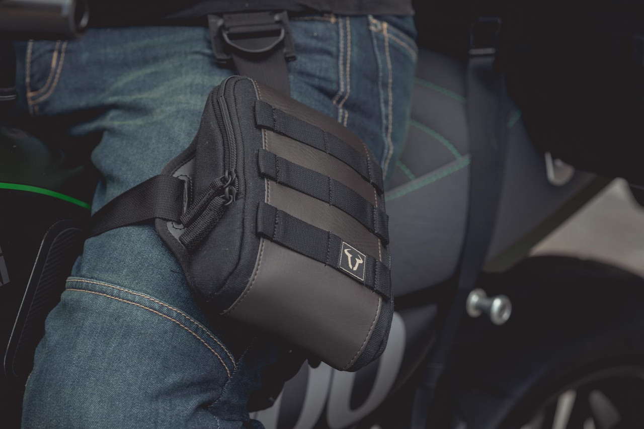 Legend Gear Set Borsa Gamba Con Tasca SW-MOTECH, Fodero LA1 + Tasca LA7, 0,8 Litri, Colore Nero/Marrone